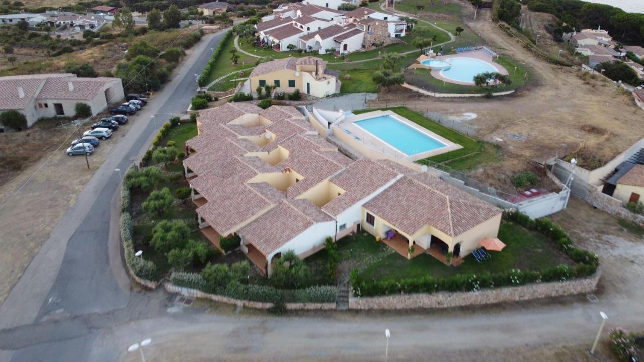 Residence Baia Sant Anna Con Piscina Tanaunella Exterior photo