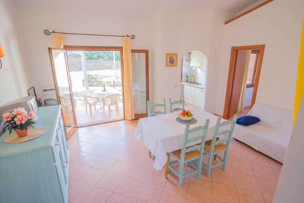 Residence Baia Sant Anna Con Piscina Tanaunella Exterior photo